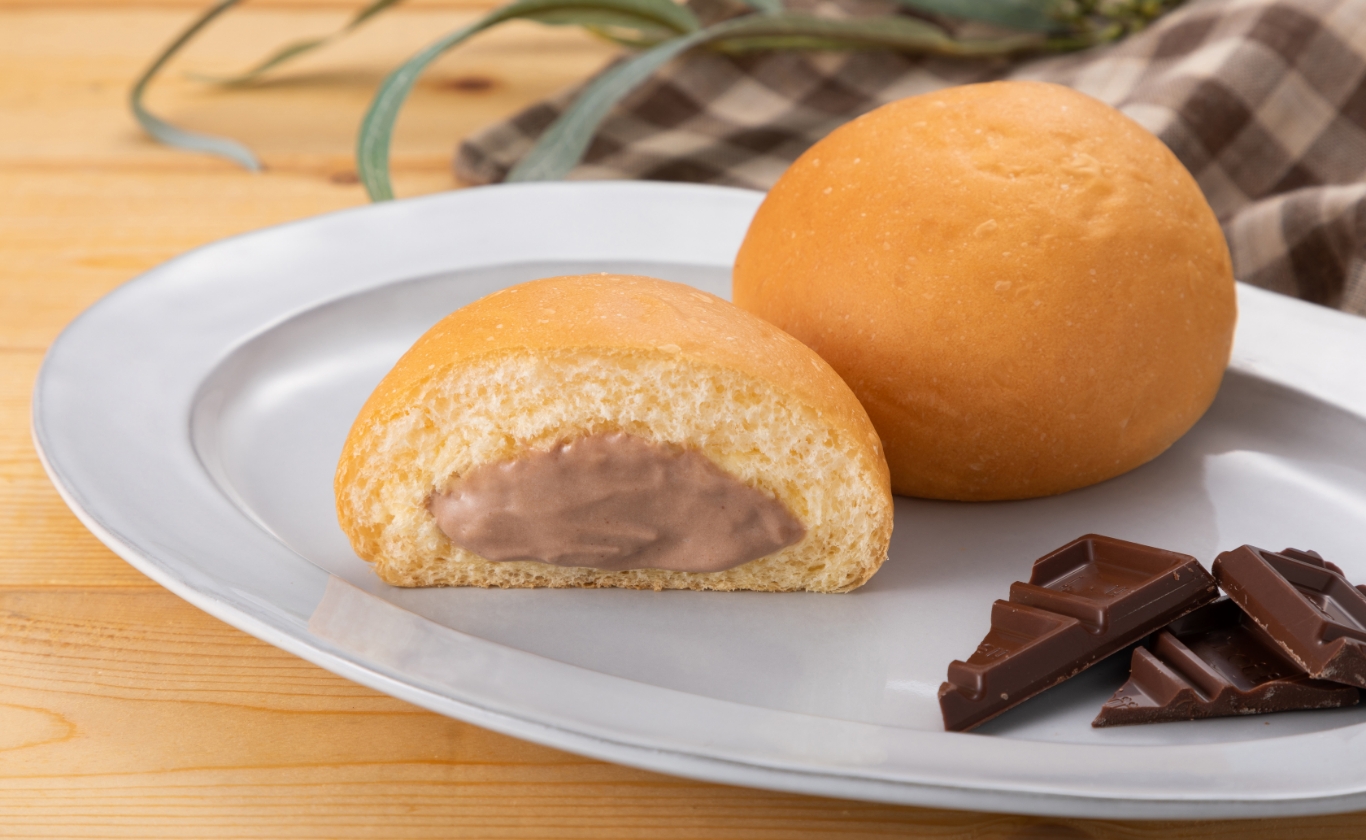 冷やして食べる金のクリームパン　ほこっぺ image